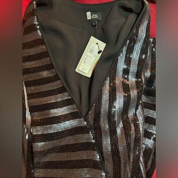 River Island Silver Stripe
Sequin Embellished tuxedo romper Sz 2/4 - Picture 4 of 7